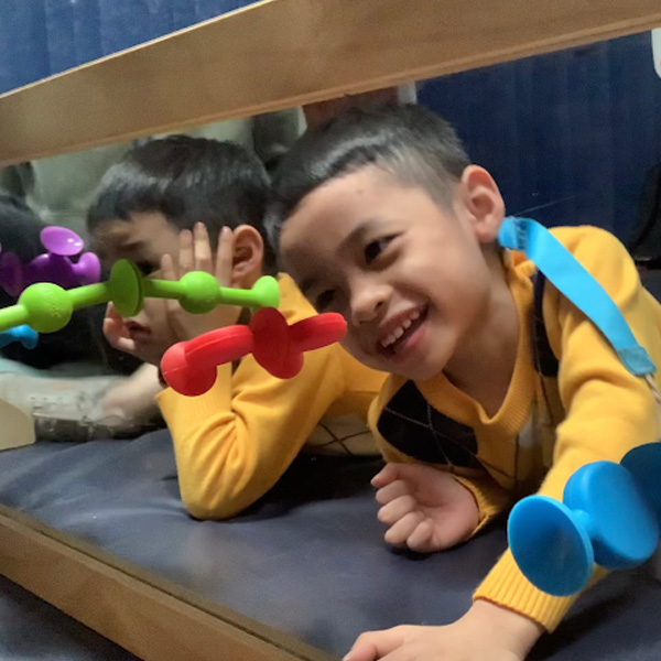 squigz-ot-gift-guide